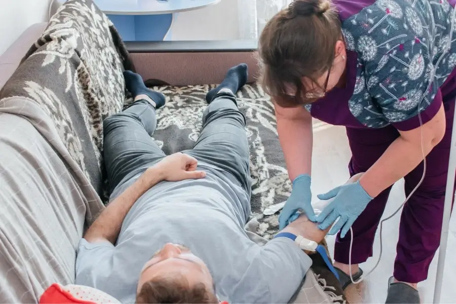 Срочный вывод из запоя в Саяногорске: быстро, недорого